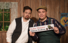 Landei gesucht_©ZIMMER.THEATER.png